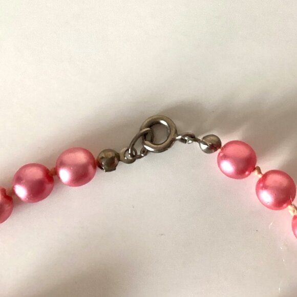 Pink Vintage Costume Jewelry 1 Necklace + 3 Earrings Clip-On's And Pierced - Picture 2 of 7